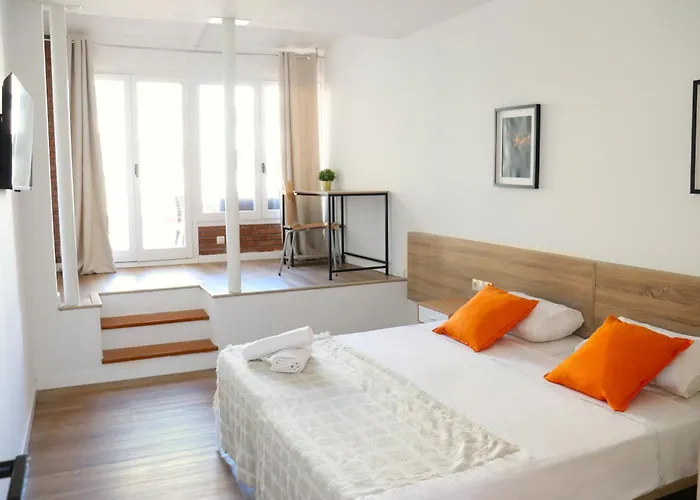 Hamilton 招待所 3*